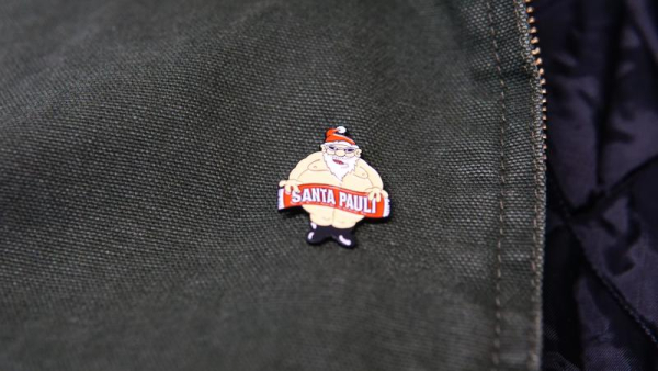 SANTA PAULI Pin